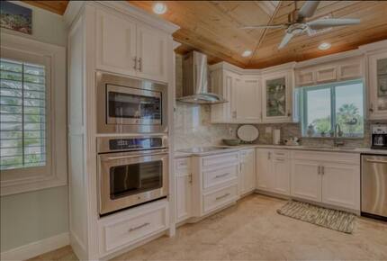 Canal-Front Elegance in the Lower Keys - Summerland Key, Florida