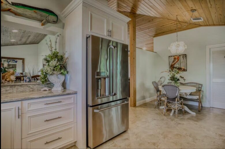 Canal-Front Elegance in the Lower Keys - Summerland Key, Florida