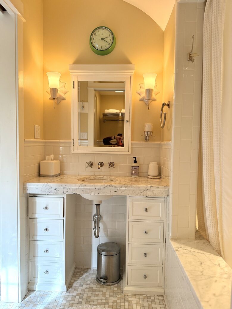 Upstairs bathroom