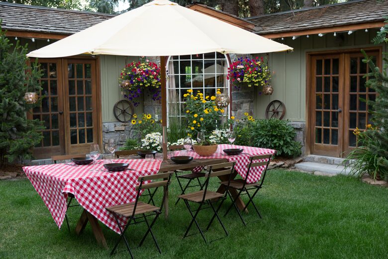 Backyard dining
