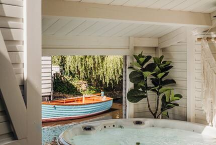 A Lakeside Sanctuary Near Amsterdam - Broek in Waterland, Netherlands