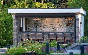 Muskoka Lakeside Grandeur | Private Helipad