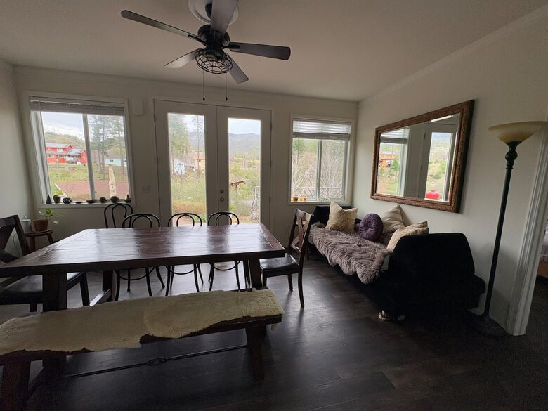 Creekside Haven in California Wine Country - Middletown, California