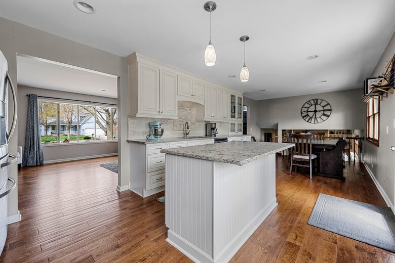 Charming Naperville Haven Near Downtown - Naperville, Illinois