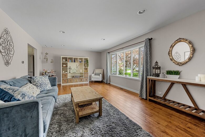 Charming Naperville Haven Near Downtown - Naperville, Illinois