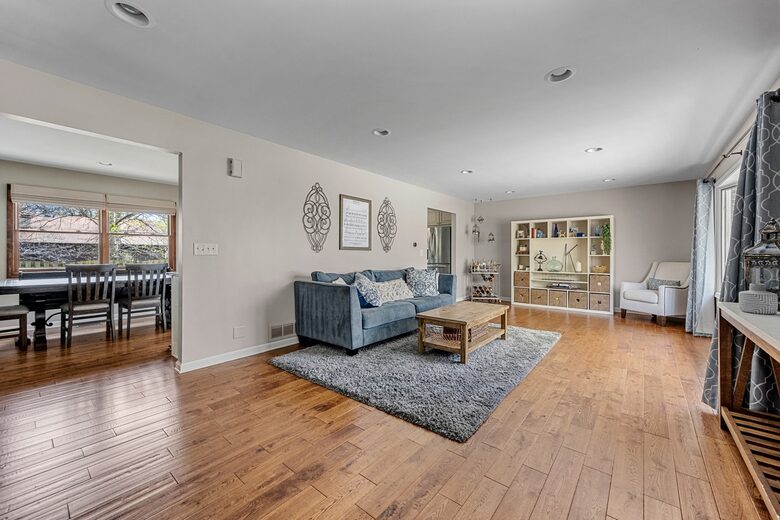 Charming Naperville Haven Near Downtown - Naperville, Illinois