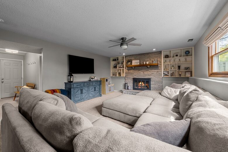 Charming Naperville Haven Near Downtown - Naperville, Illinois