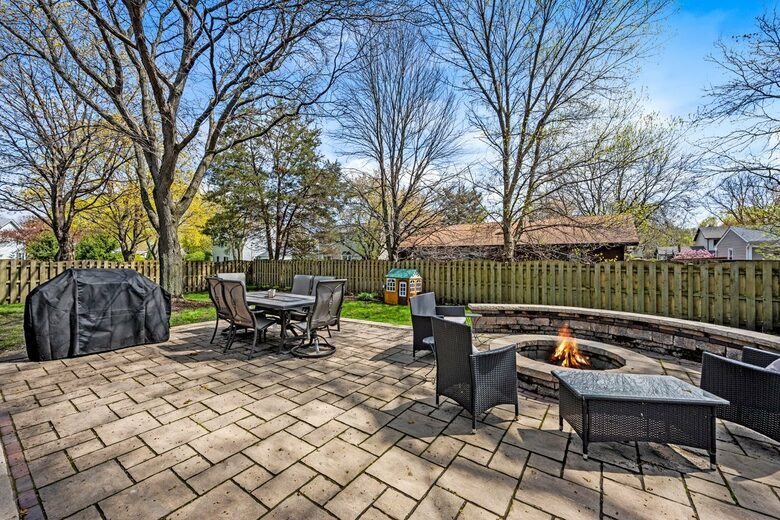 Charming Naperville Haven Near Downtown - Naperville, Illinois