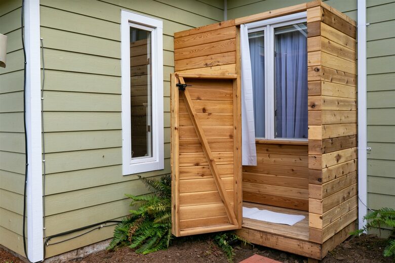 Modern Comfort Meets Vintage Charm in Oregon Wine Country - Newberg, Oregon