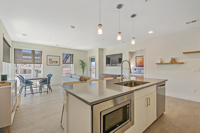 Bright Retreat with Rocky Mountain Backdrop - Denver, Colorado