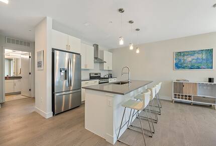 Bright Retreat with Rocky Mountain Backdrop - Denver, Colorado