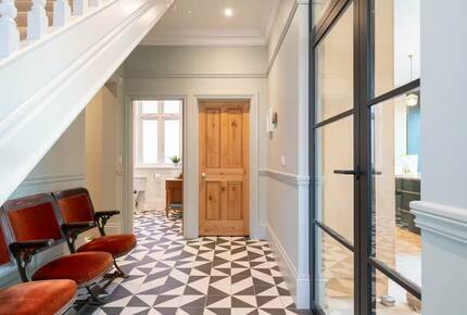 Turreted Luxury by the Sea in Isle of Wight - Totland Bay, Isle of Wight, United Kingdom