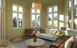 Turreted Luxury by the Sea in Isle of Wight - Totland Bay, Isle of Wight, United Kingdom