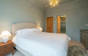 Turreted Luxury by the Sea in Isle of Wight - Totland Bay, Isle of Wight, United Kingdom