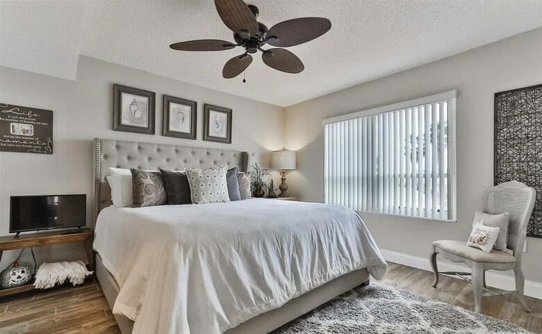 Cozy Oceanfront Escape in Daytona Beach Shores - Daytona Beach Shores, Florida