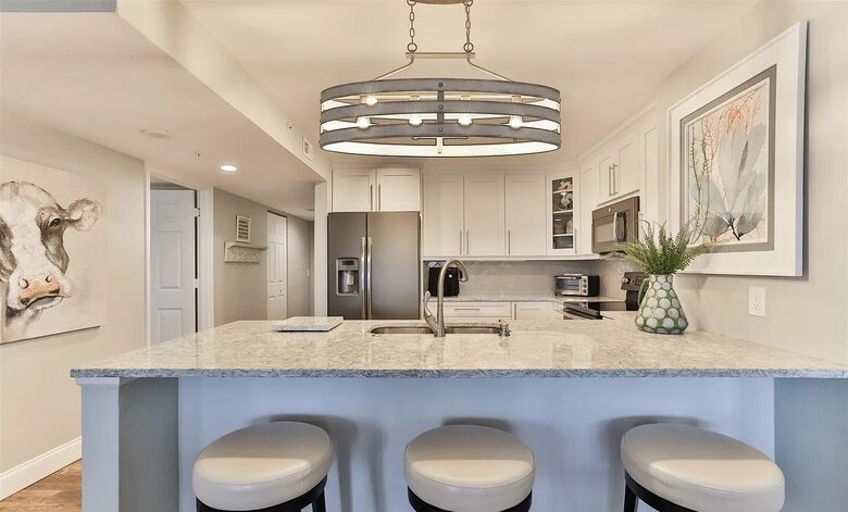 Cozy Oceanfront Escape in Daytona Beach Shores - Daytona Beach Shores, Florida
