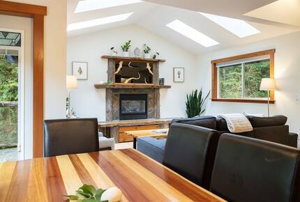 Tranquil Hideaway Near Tofino’s Best Beaches - Tofino, Canada