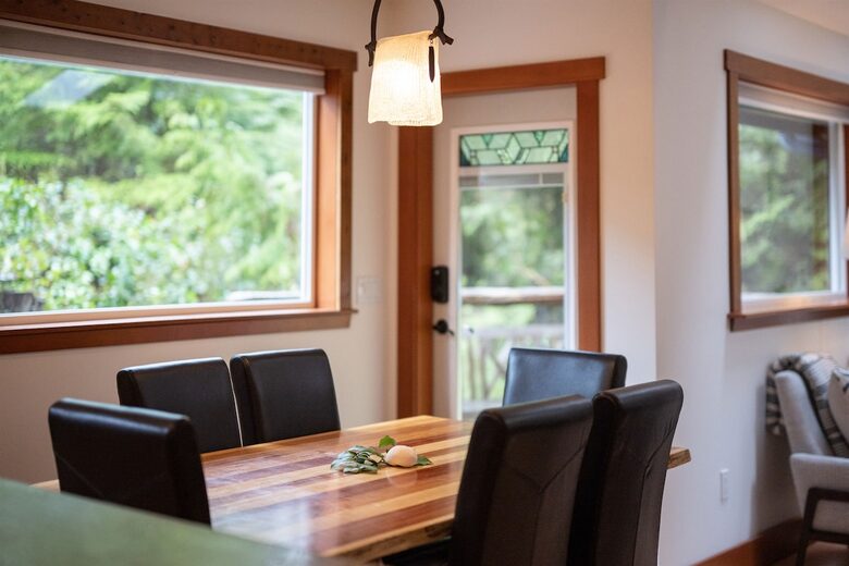 Tranquil Hideaway Near Tofino’s Best Beaches - Tofino, Canada