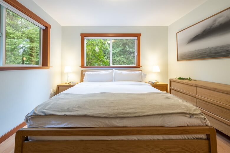 Tranquil Hideaway Near Tofino’s Best Beaches - Tofino, Canada