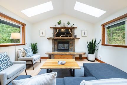 Tranquil Hideaway Near Tofino’s Best Beaches - Tofino, Canada