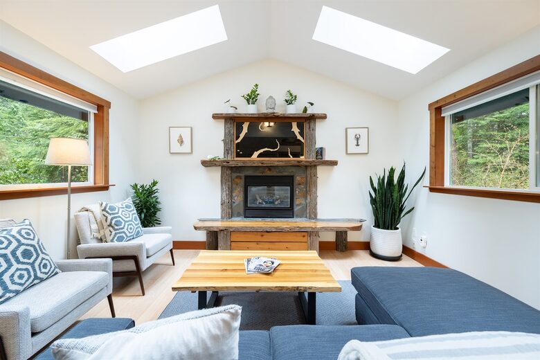 Tranquil Hideaway Near Tofino’s Best Beaches - Tofino, Canada