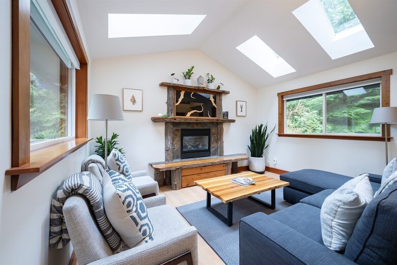 Tranquil Hideaway Near Tofino’s Best Beaches - Tofino, Canada