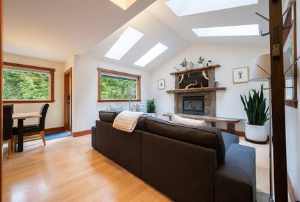 Tranquil Hideaway Near Tofino’s Best Beaches - Tofino, Canada