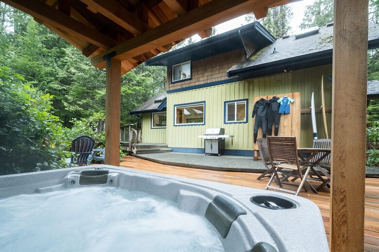 Tranquil Hideaway Near Tofino’s Best Beaches - Tofino, Canada