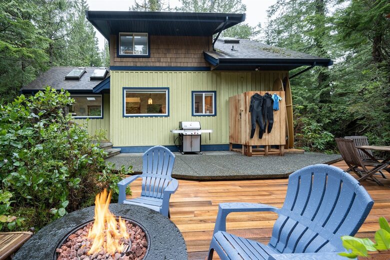 Tranquil Hideaway Near Tofino’s Best Beaches - Tofino, Canada