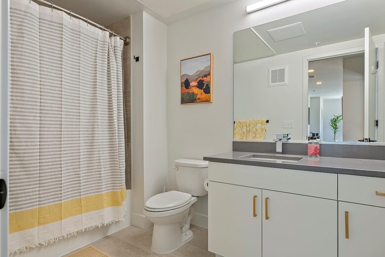 Bright Retreat with Rocky Mountain Backdrop - Denver, Colorado