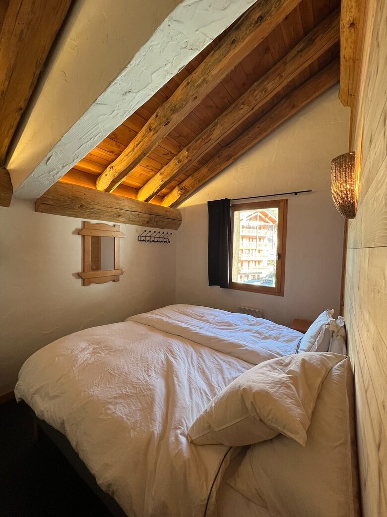 Elegant Chalet Apartment with Ski-In/Ski-Out Access - Sainte-Foy-Tarentaise, France
