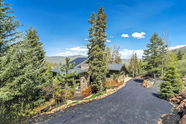 Modern Mountain Elegance in Park City - Park City, Utah