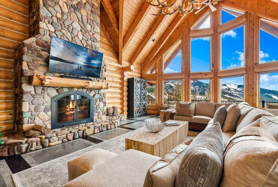 Heavenly Mountain Chalet | Ski-In Sophistication on Big Mountain - Whitefish, Montana