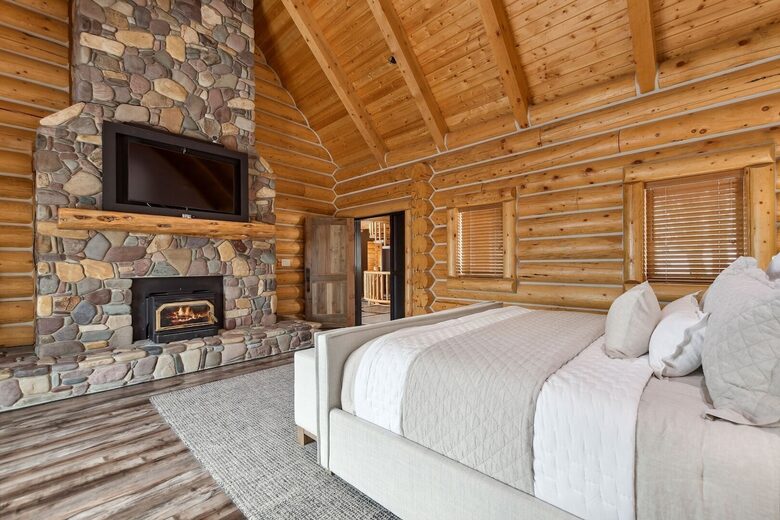 Heavenly Mountain Chalet | Ski-In Sophistication on Big Mountain - Whitefish, Montana