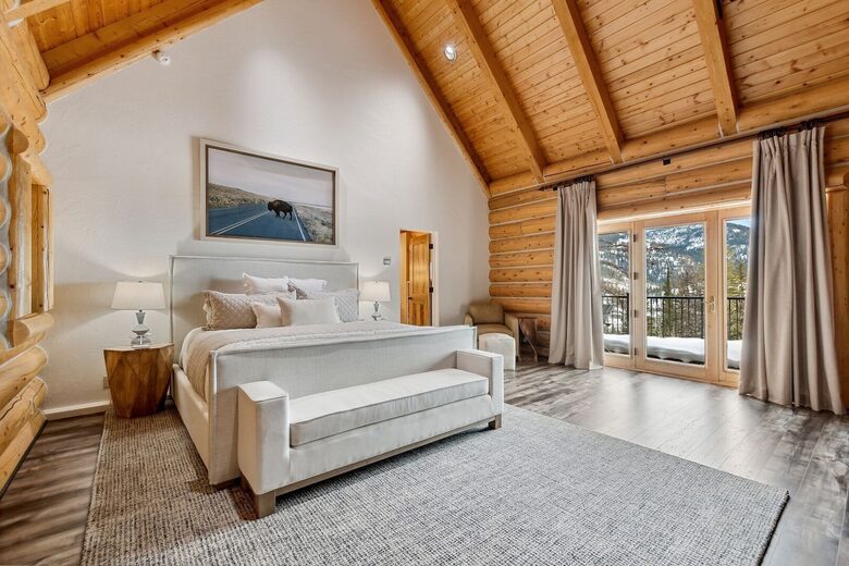 Heavenly Mountain Chalet | Ski-In Sophistication on Big Mountain - Whitefish, Montana
