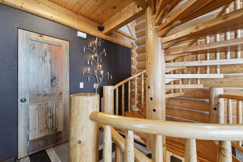 Heavenly Mountain Chalet | Ski-In Sophistication on Big Mountain - Whitefish, Montana