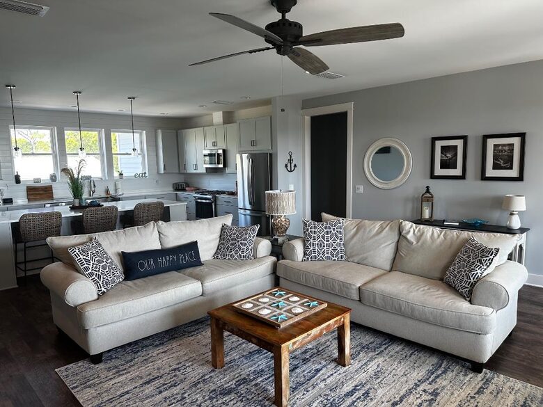 Main Living area Den/Kitchen