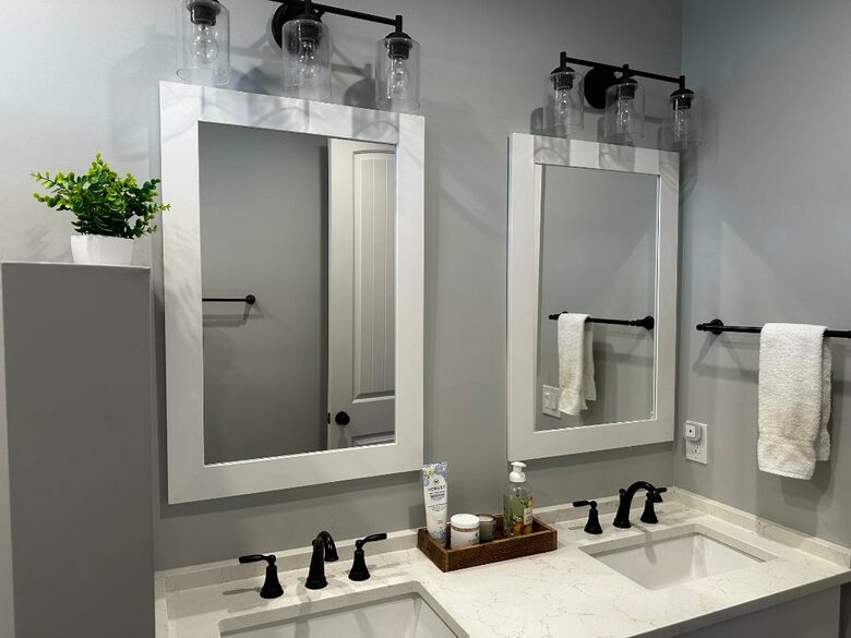 Third Shared Bathroom between Bedrooms 3 & 4 #2