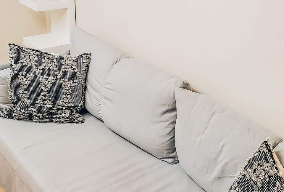 Bright & Stylish Apartment in a Walkable Neighborhood - Charleston, South Carolina