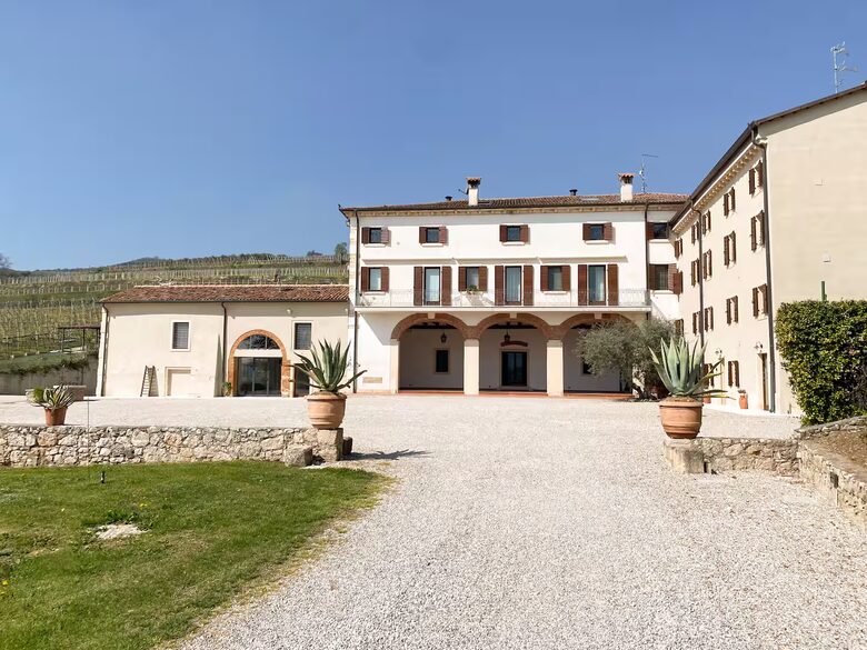 Luxury Three-Bedroom Penthouse in the Heart of Valpolicella - Mezzane di Sotto, Italy