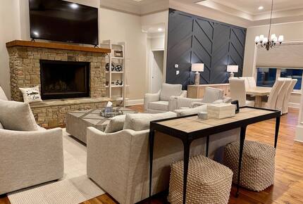 Elegant Lakefront Escape with Private Double Dock - Gainesville, Georgia