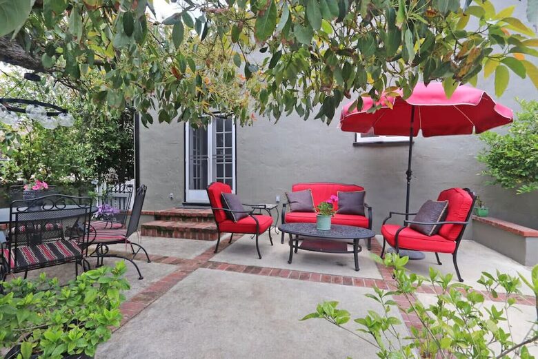 Pasadena English Cottage with Mountain Views - Pasadena, California