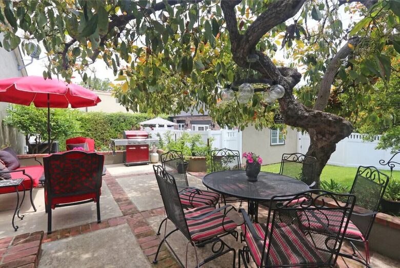 Pasadena English Cottage with Mountain Views - Pasadena, California