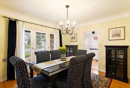 Pasadena English Cottage with Mountain Views - Pasadena, California