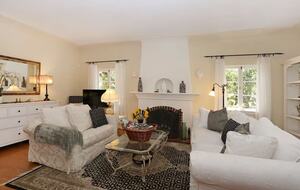 Pasadena English Cottage with Mountain Views - Pasadena, California