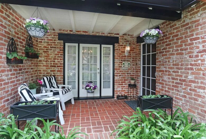 Pasadena English Cottage with Mountain Views - Pasadena, California