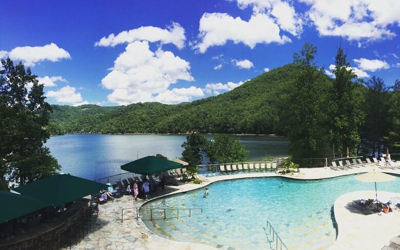 Lake Club Pool, Pool Bar and Lake
