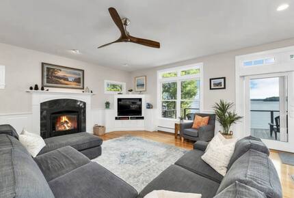 Lake Winnipesaukee Elegance | A Refined Waterfront Retreat - Gilford, New Hampshire