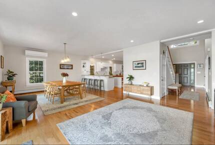 Lake Winnipesaukee Elegance | A Refined Waterfront Retreat - Gilford, New Hampshire