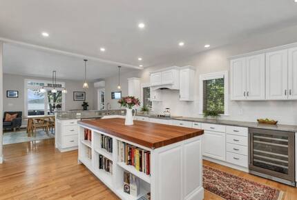 Lake Winnipesaukee Elegance | A Refined Waterfront Retreat - Gilford, New Hampshire